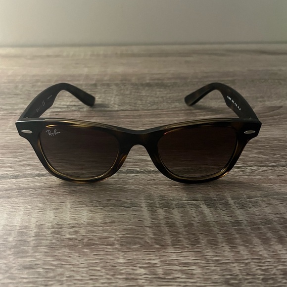 Ray-Ban Wayfarer Classic Luxury Kids Black Sunglasses | NWOT - Picture 3 of 5